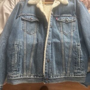 Levi Jean jacket size medium